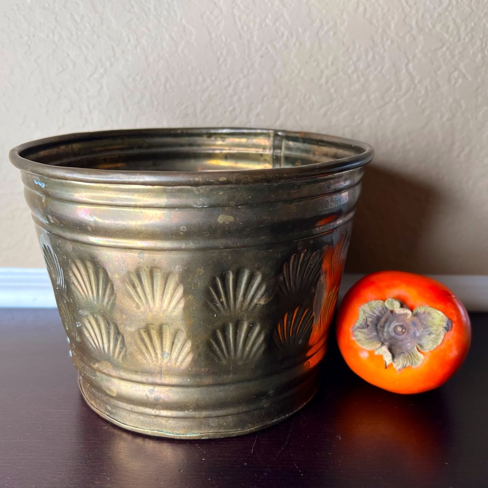 Vintage 1980’s Solid Brass Houseplant Planter / Pot w Seashell / Fan Pattern